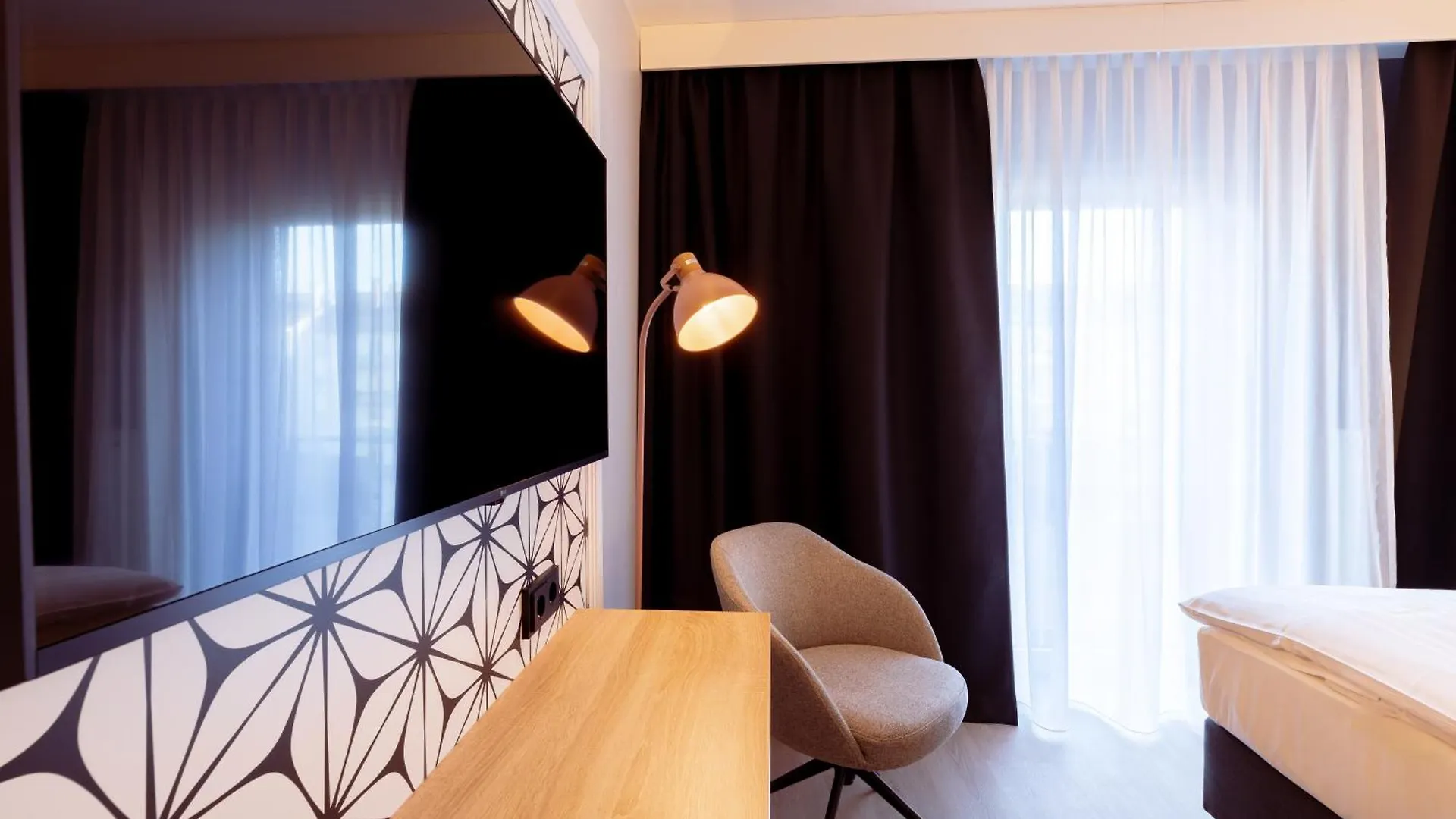 Garner Hotel Mannheim City By Ihg 3*,  Germany