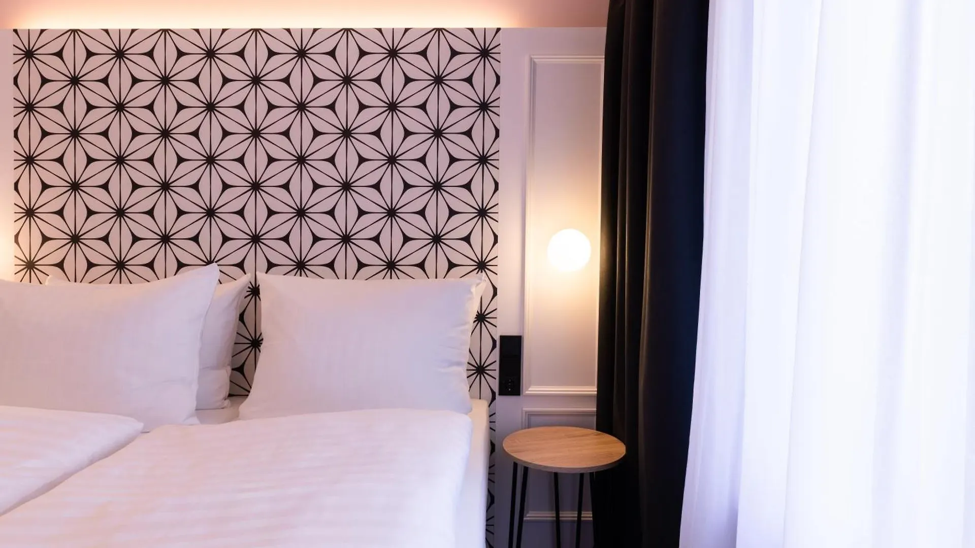 ***  Garner Hotel Mannheim City By Ihg Tyskland