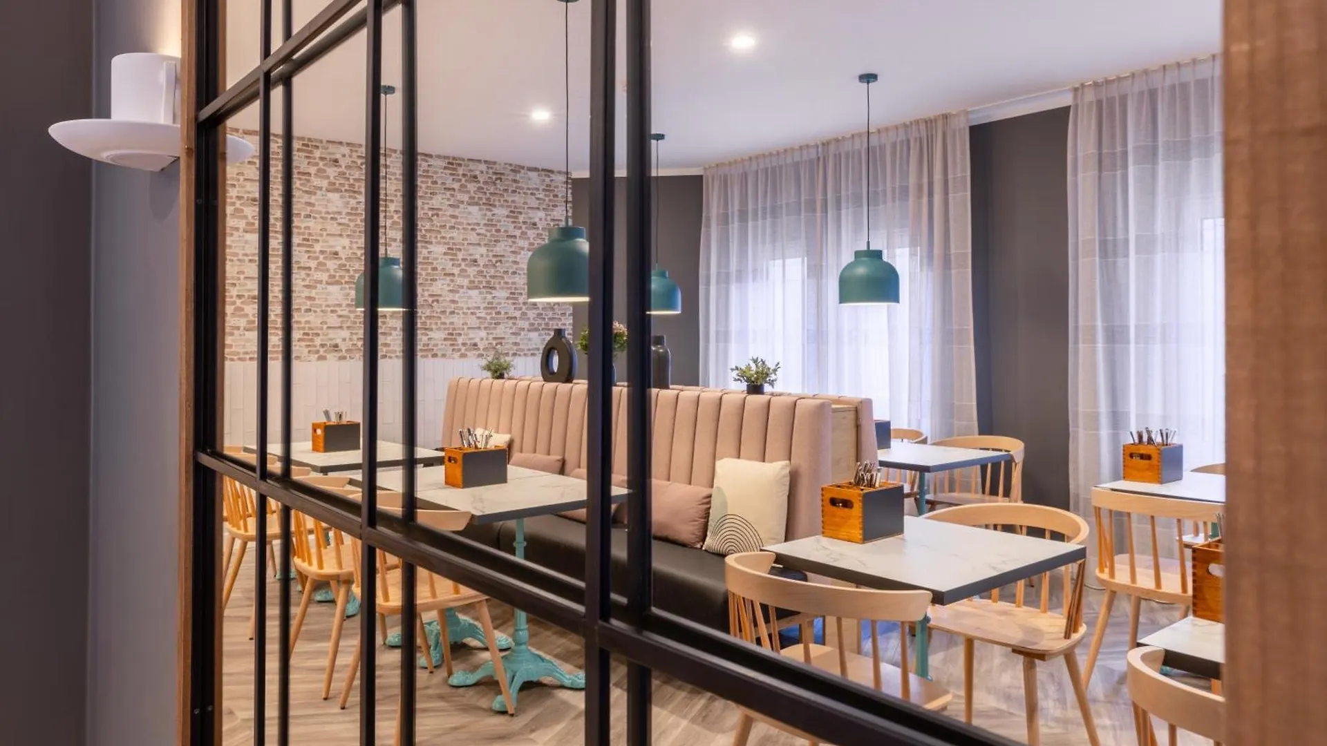 Garner Hotel Mannheim City By Ihg 3*,